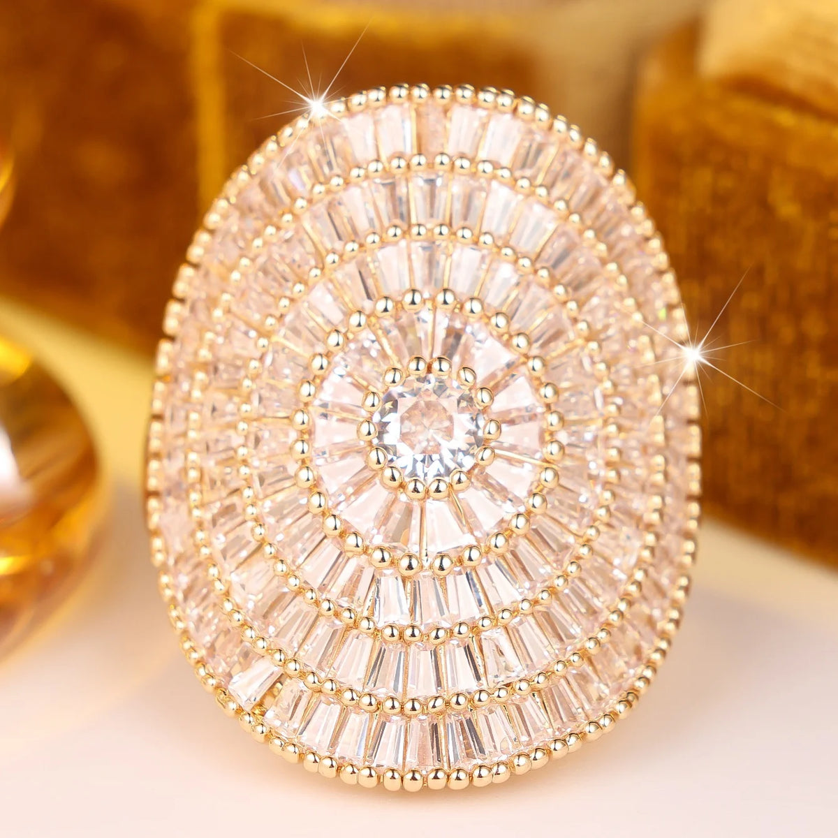 Luxury Gold White Zircon Stone Engagement Ring