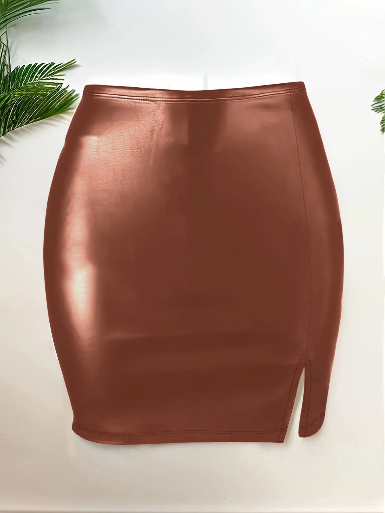 Falda corta de cuero de talle alto sexy