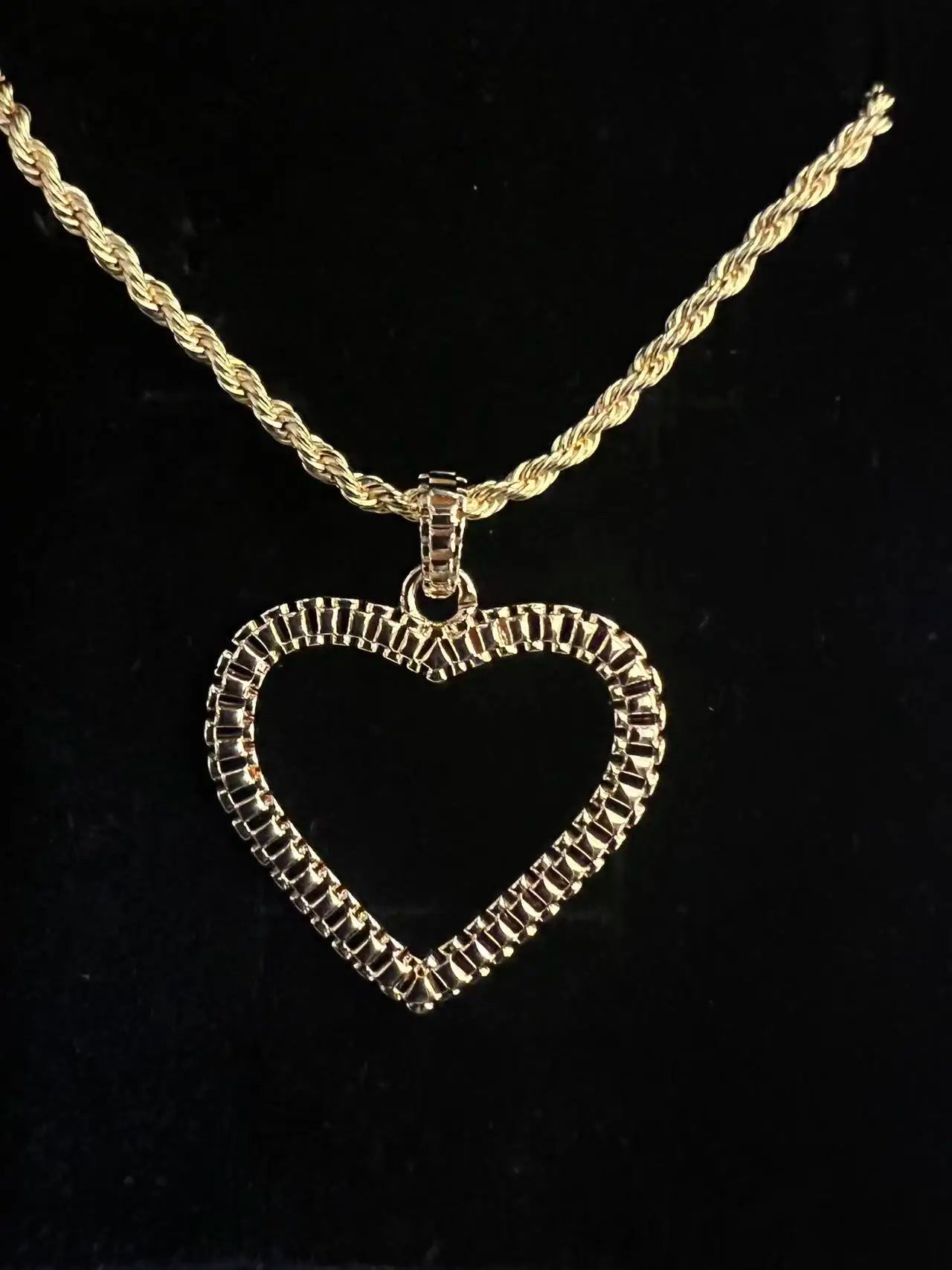 18K Gold Rope Chain Heart Pendant Necklace