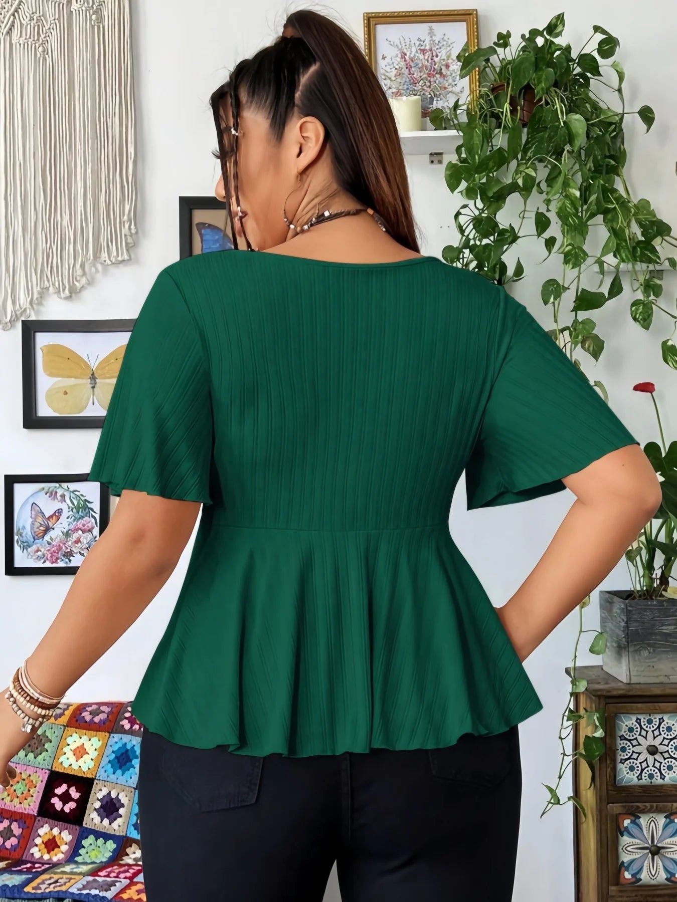 Deep V-neck short-sleeved Shirt