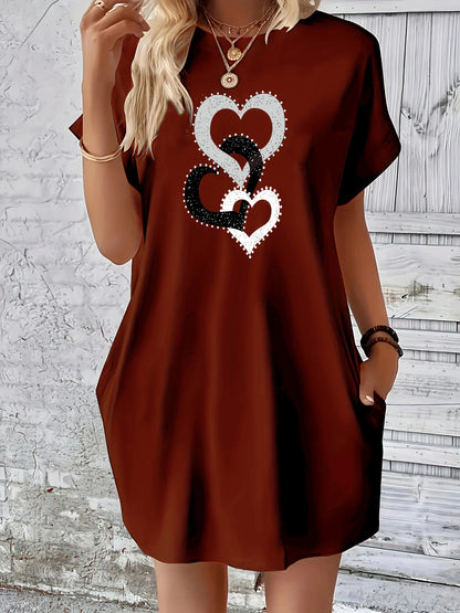 Loose plus size heart-shaped printed round neck short sleeved dress