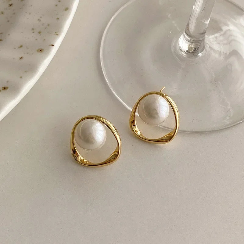 PearlGold Round Stud Earrings