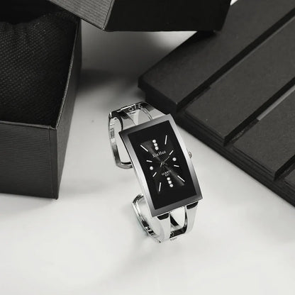 Reloj cuadrado de acero plateado con cristal de cuarzo