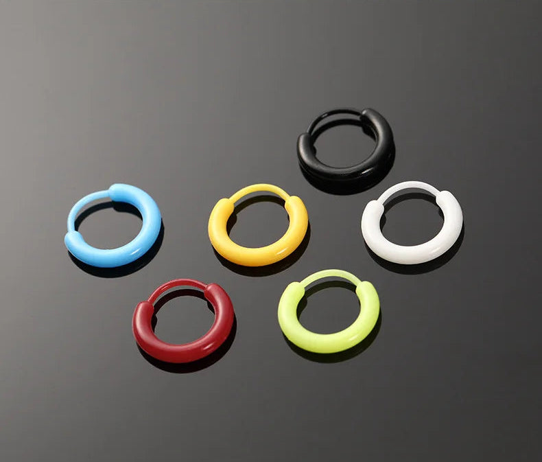 2pcs Black & Clear Resin Hoop Earrings
