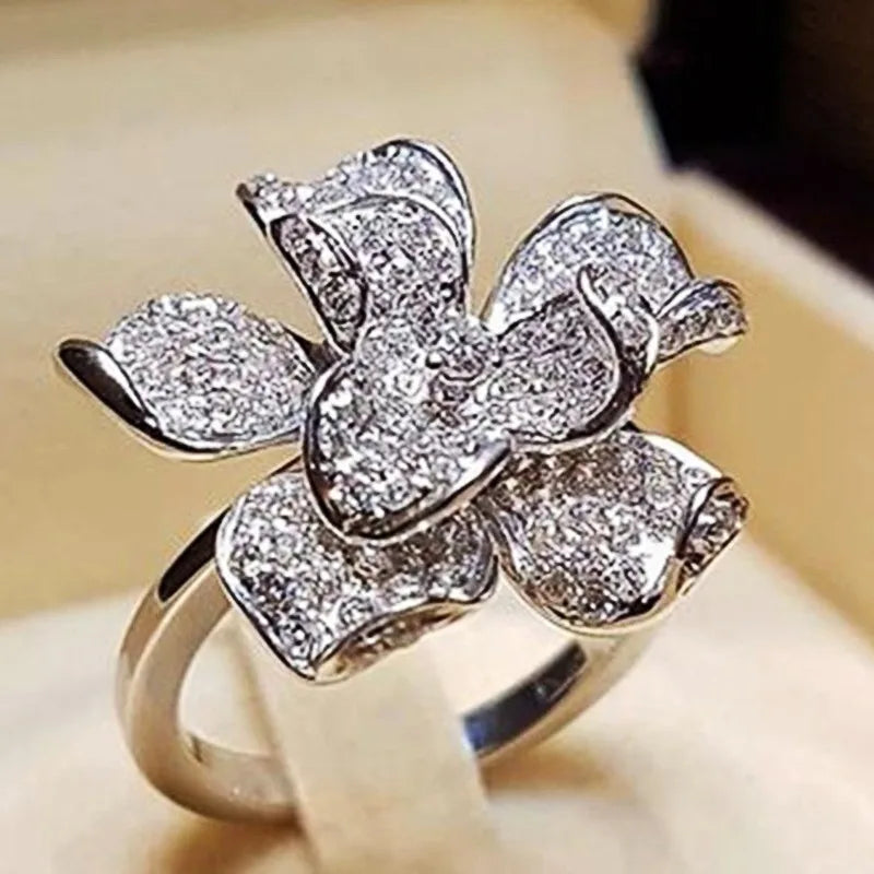 Huitan Flower Shaped Cubic Zirconia Rings