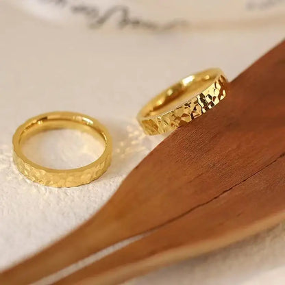 DANA Gold 4mm Hammer Rings