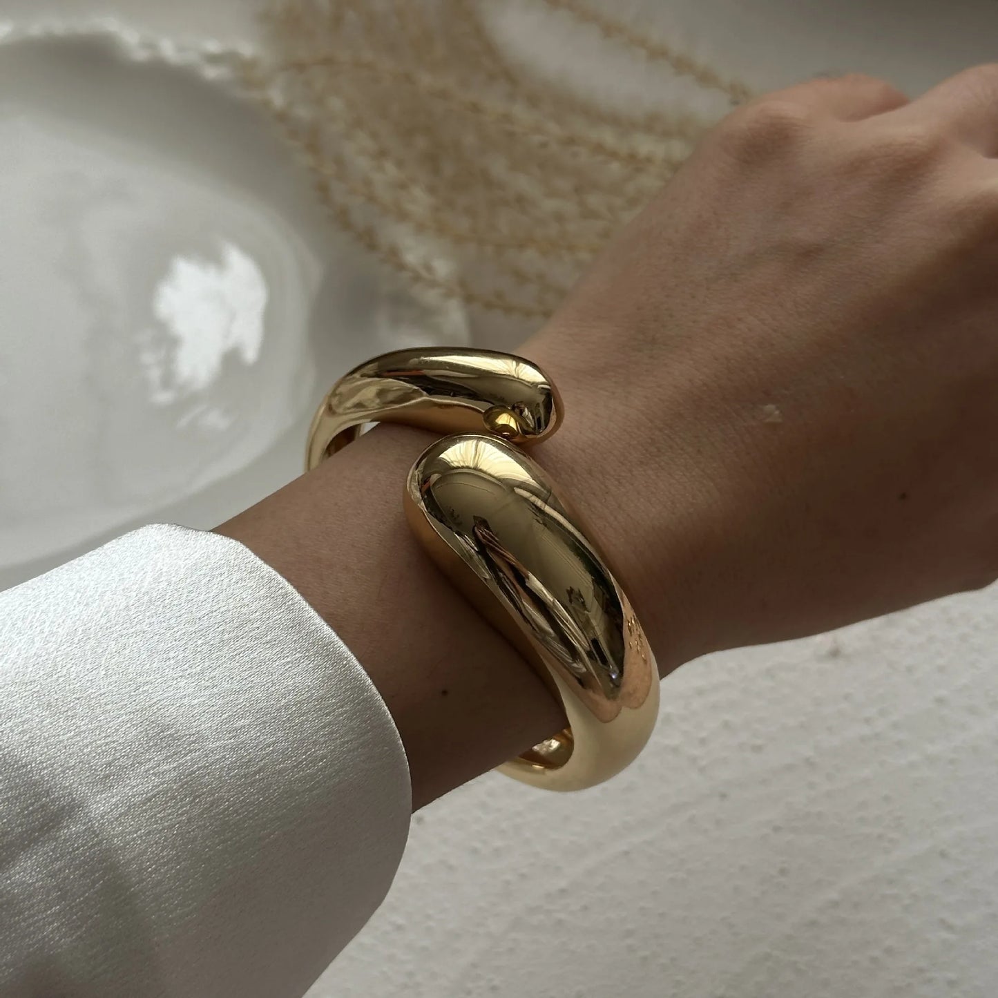 Wave Twist Exaggerated Chunky Cuff Bangle Hip Hop Bracelet