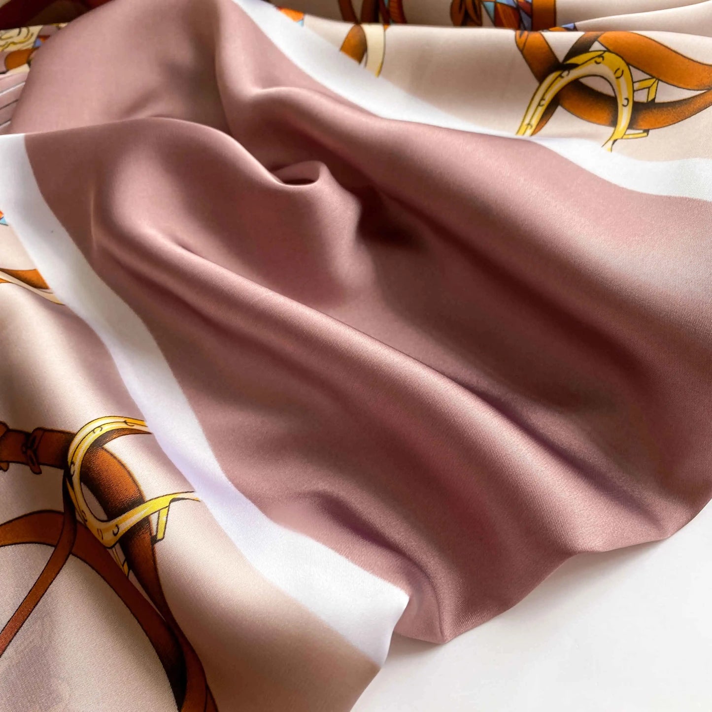 Pañuelos de seda para la cabeza