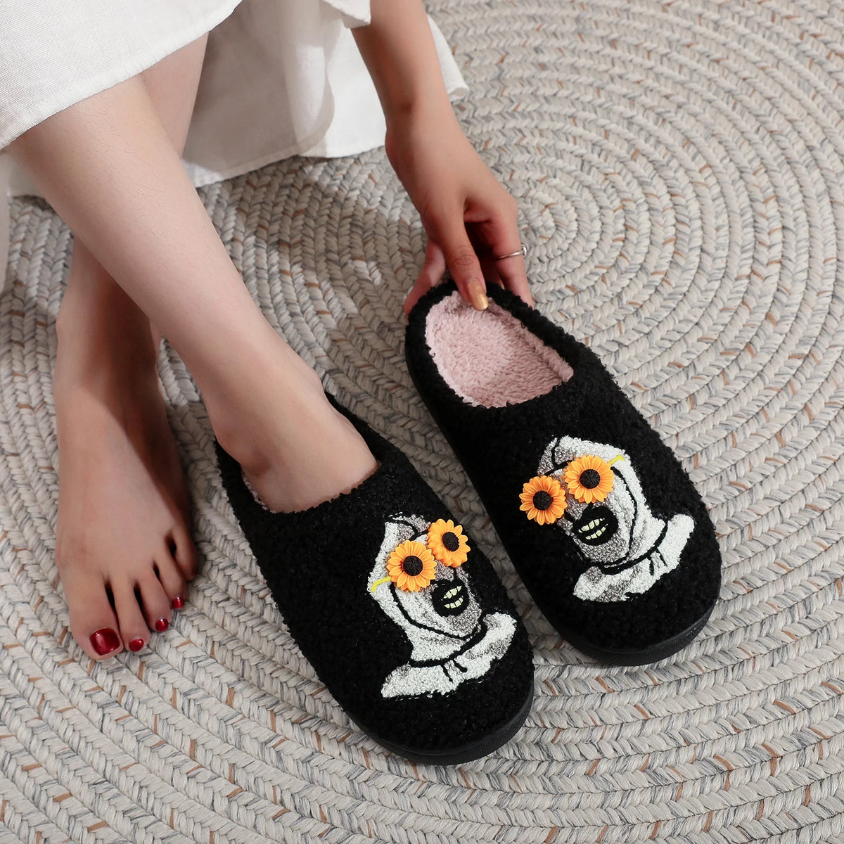 Black Halloween Horror Atlantis Clown Pattern Home Thick-Soled Fur Slippers