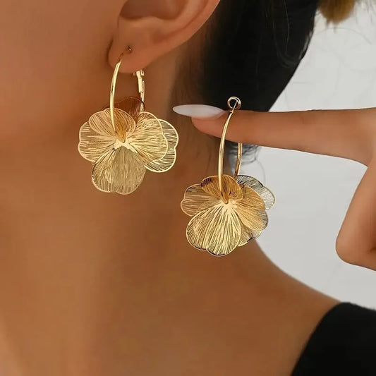 DANA Golden Flower Hoop Earring