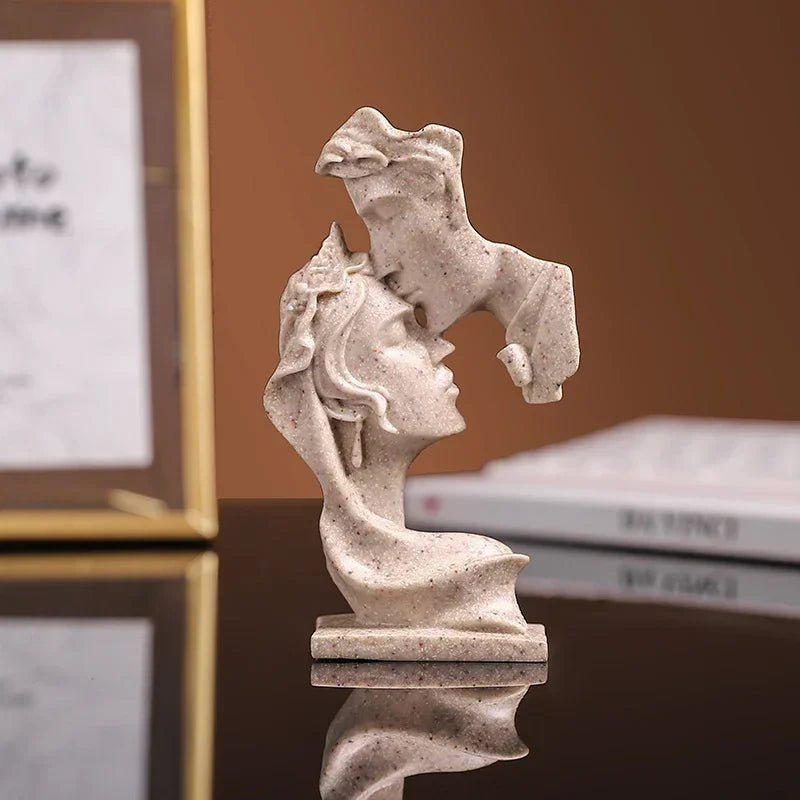 Mini Resin Lovers Statue Figurine Kissing Posture Model Craft Sculpture