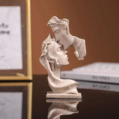 Mini Resin Lovers Statue Figurine Kissing Posture Model Craft Sculpture