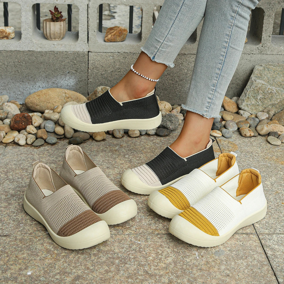 Retro Dual-tone Slip-on Breathable Soft Shoes