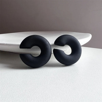 DANA Round Circle Clip Earrings