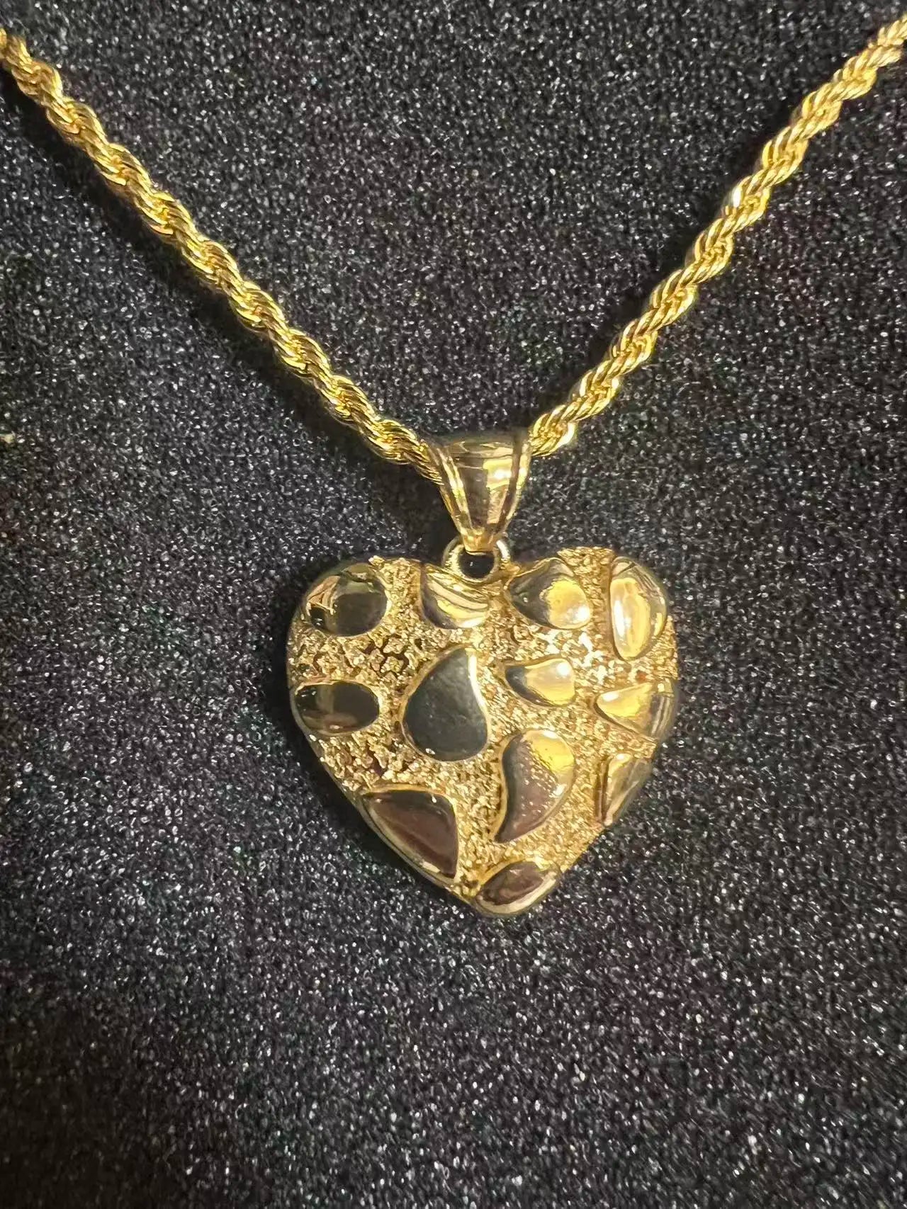18K Gold Rope Chain Heart Pendant Necklace
