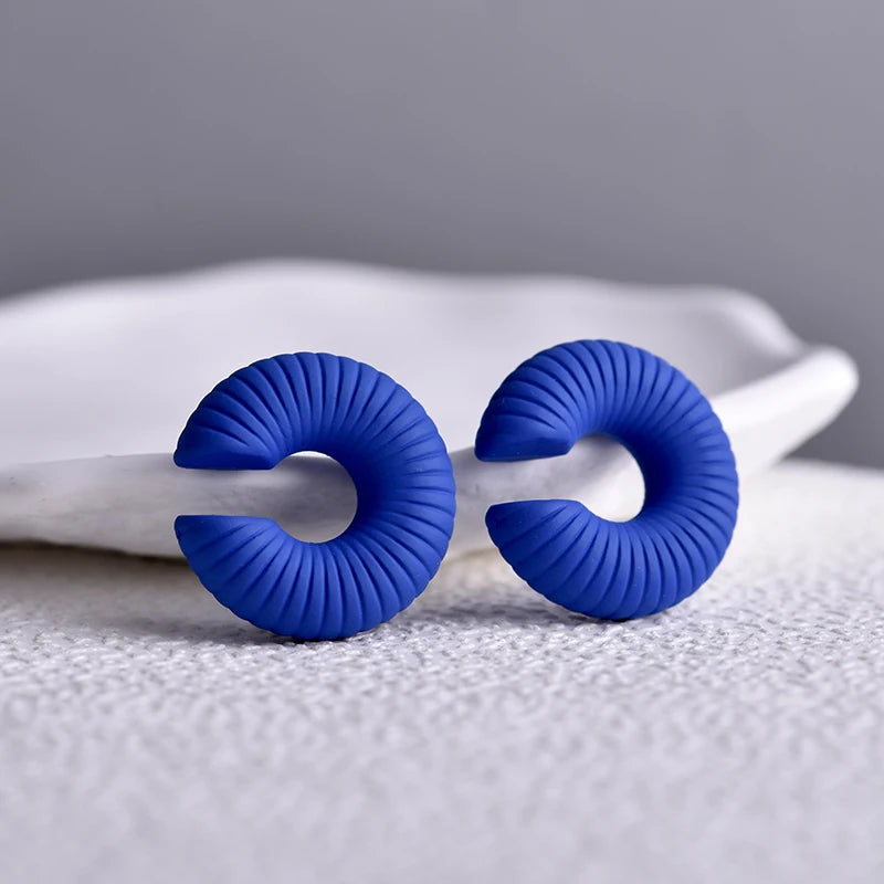 DANA Round Circle Clip Earrings