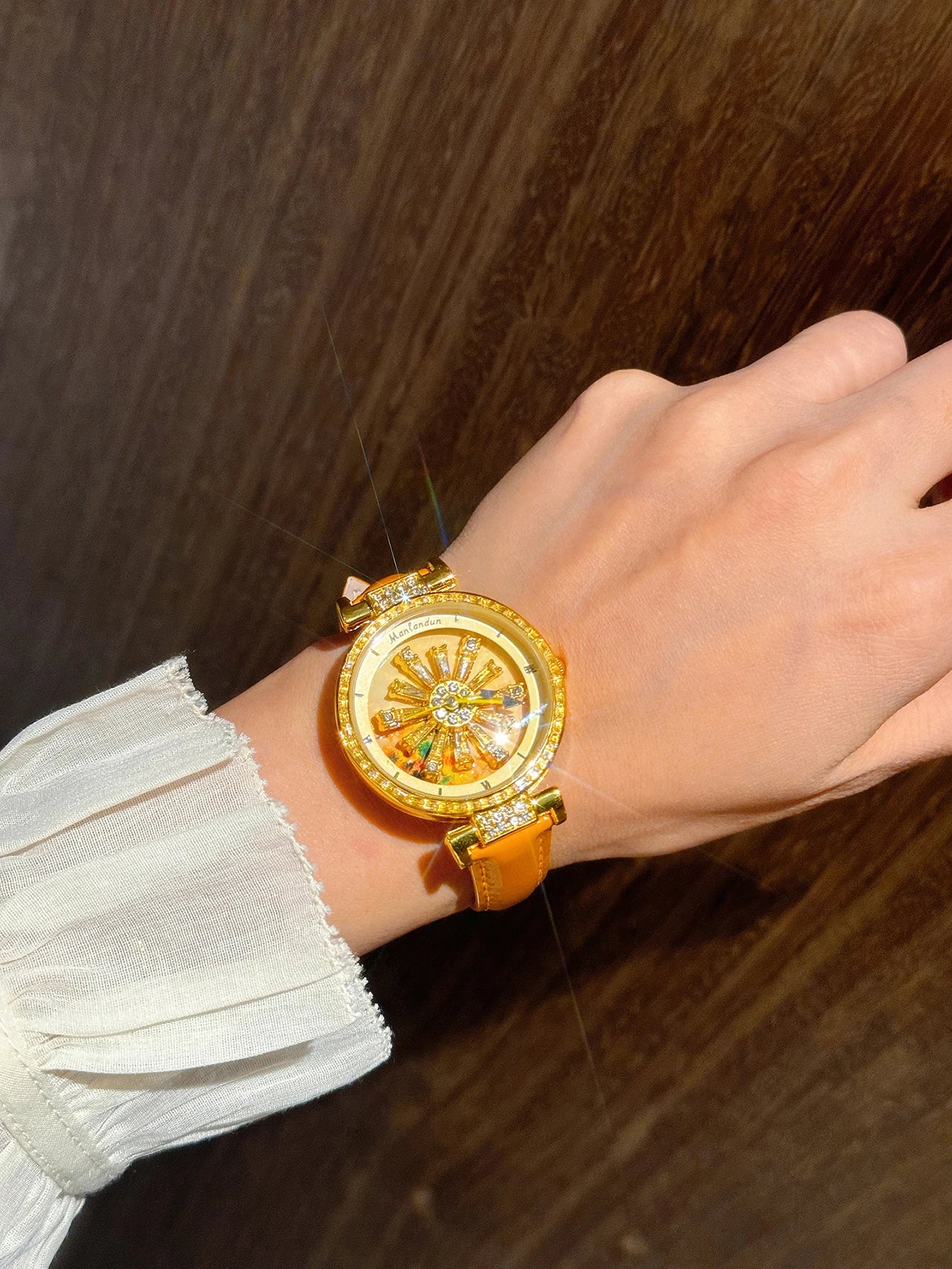 Rhinestones Sunflower Rotating Dial Watch