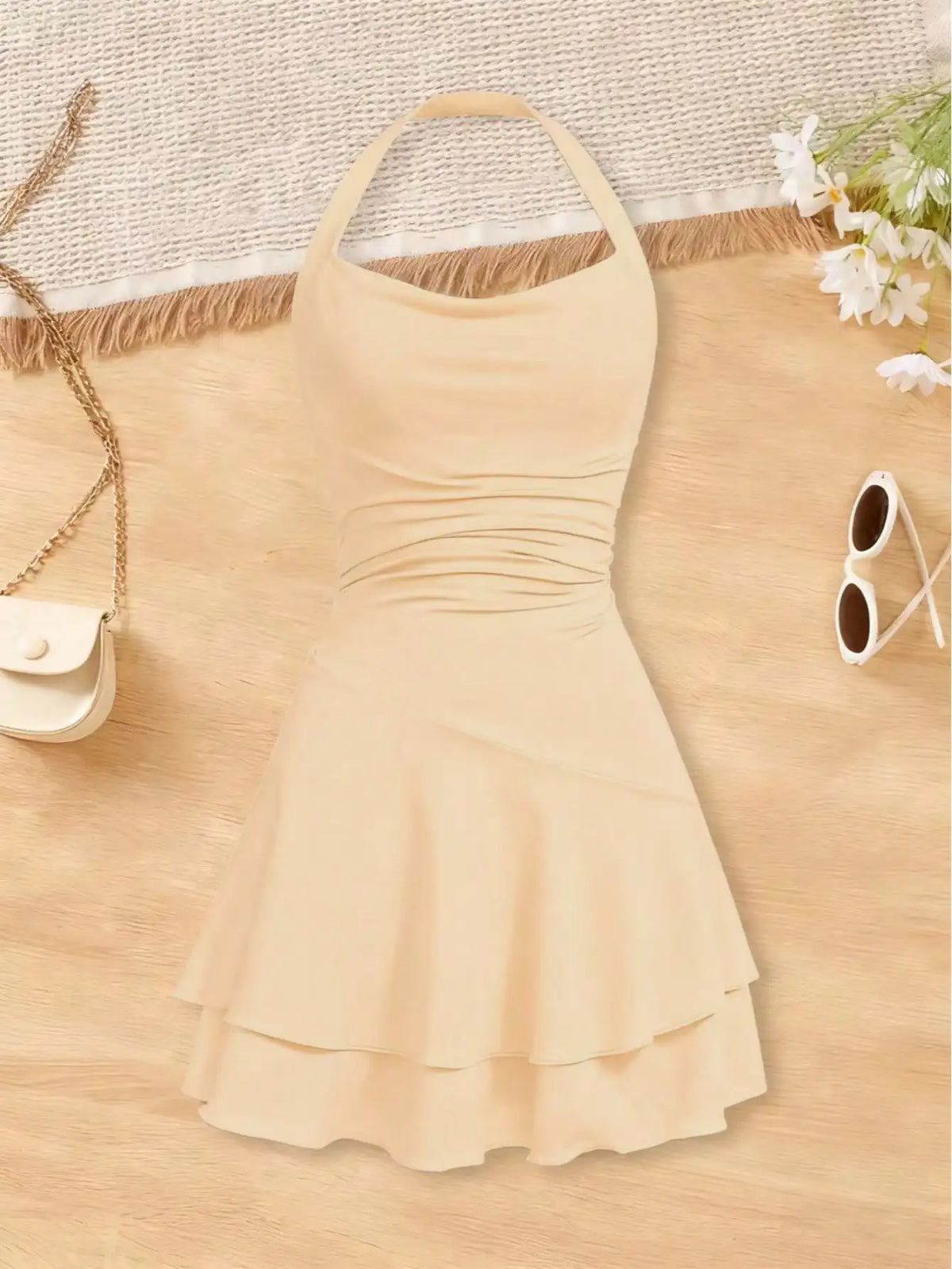 Cinching and slimming effect backless cross tie dress