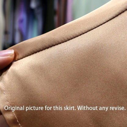 Falda midi plisada lisa de satén