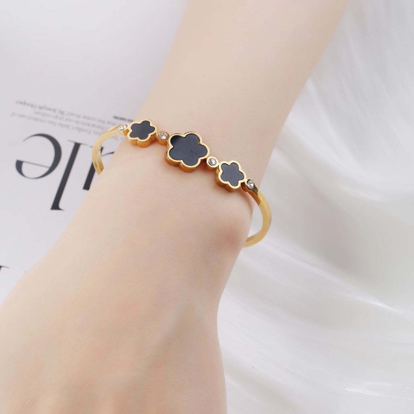 Shell Five-Leaf Flower Stainless Steel Bracelet
