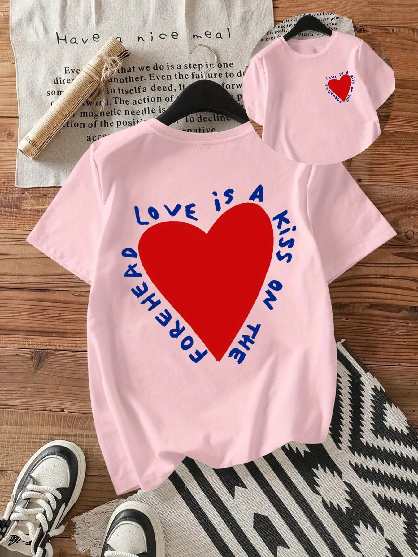 Short Sleeve Geometric Heart Print T-Shirt