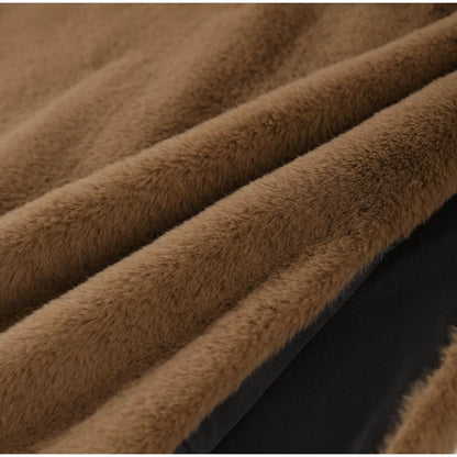 Elegantes abrigos de piel de manga larga