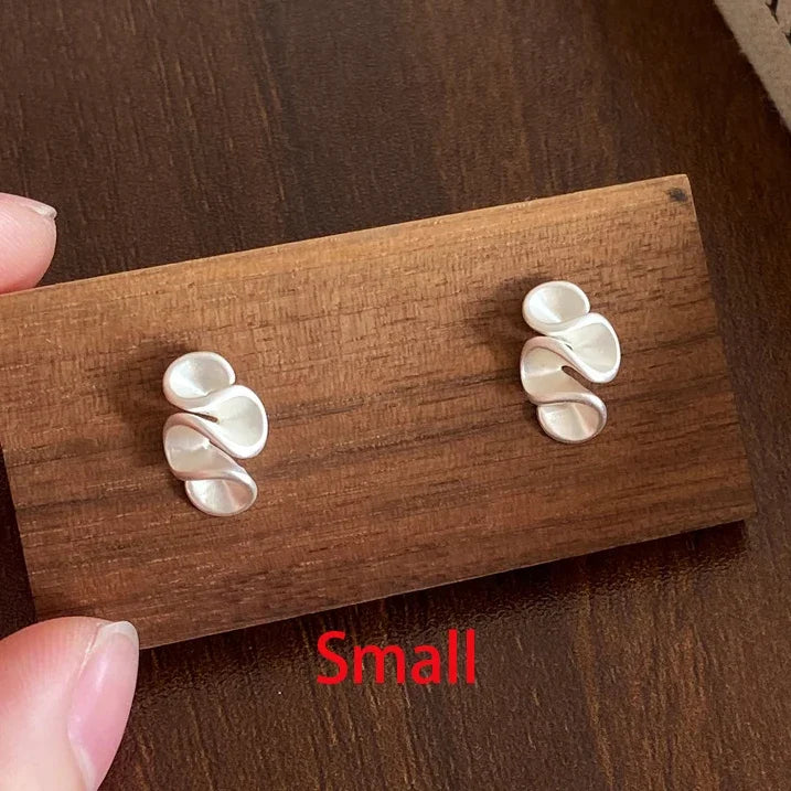 DANA 925 18K Gold Twisted Flower Stud Earring