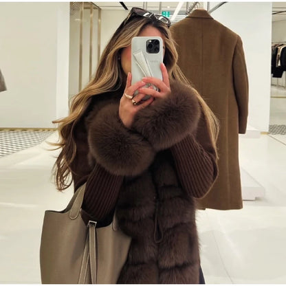 Elegantes abrigos ajustados de manga larga con piel sintética