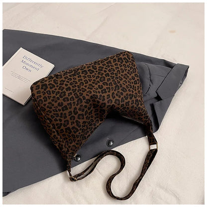 Casual Soft Textile Shoulder Bag Large Capacity Leopard Print Retro Crossbody Bag