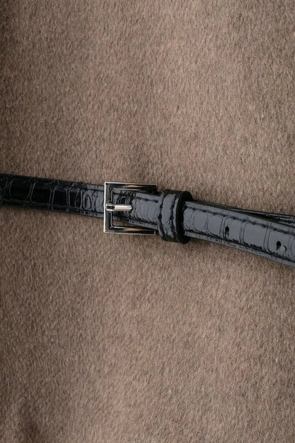 Chaqueta suave de manga larga con cuello en V y cinturón cruzado