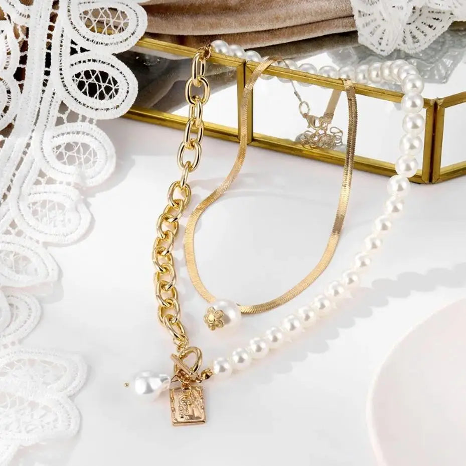 Vintage Baroque Pearl Square Pendant Alloy Pearl Necklace