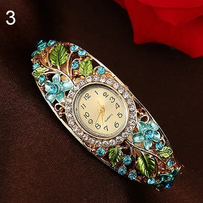 Reloj de pulsera de oro con flor de aleación de cristal de belleza