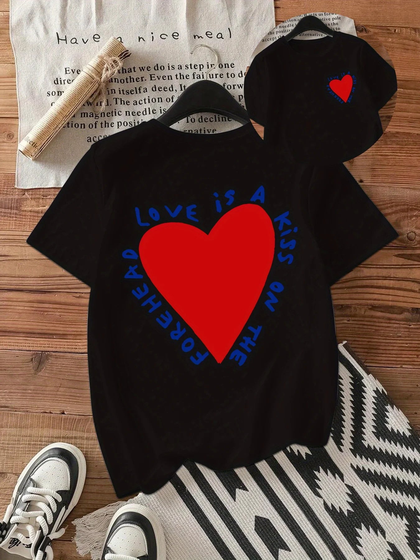 Short Sleeve Geometric Heart Print T-Shirt