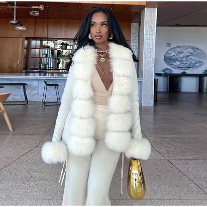 Elegantes abrigos ajustados de manga larga con piel sintética