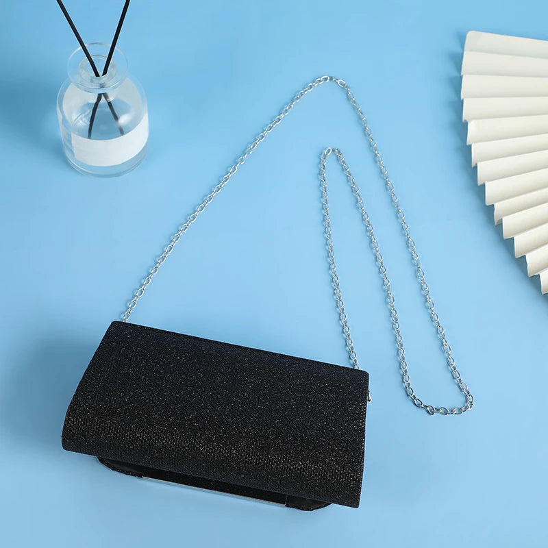 Pop metal chain shoulder bag