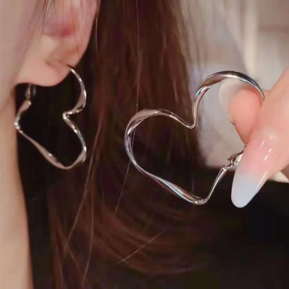 DANA Exaggerated Big Circle Hoop Earrings