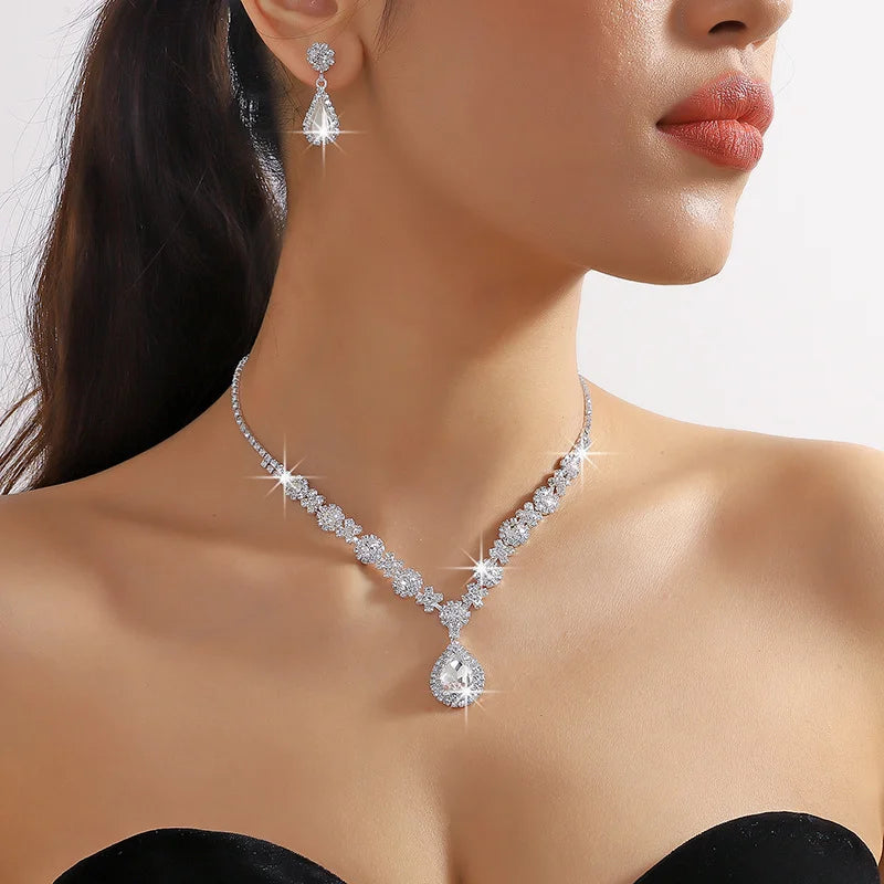 Claw Chain Geometric Droplet Necklace Set