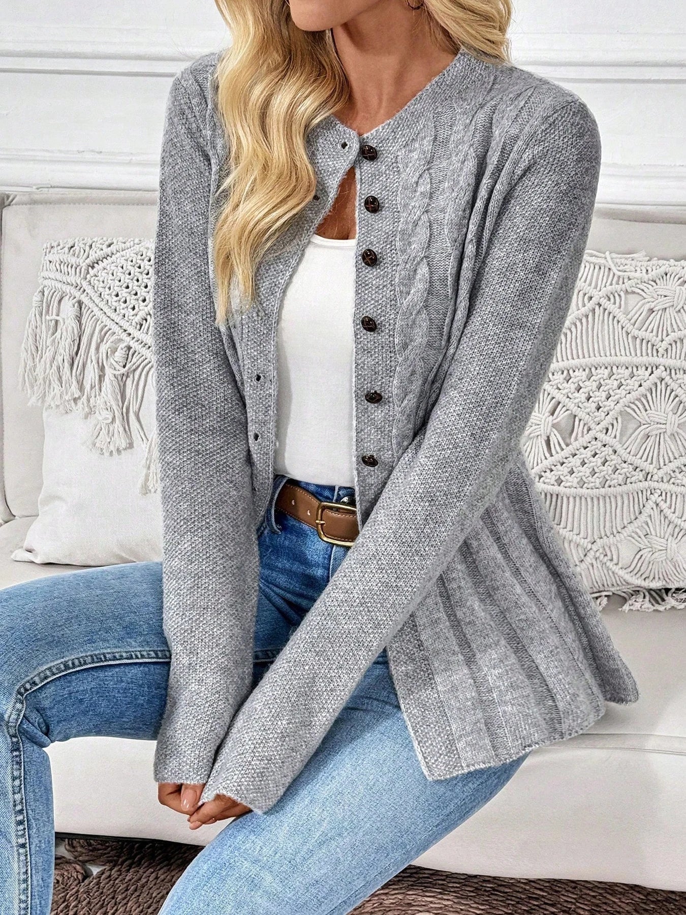 Simple solid color long sleeved sweater