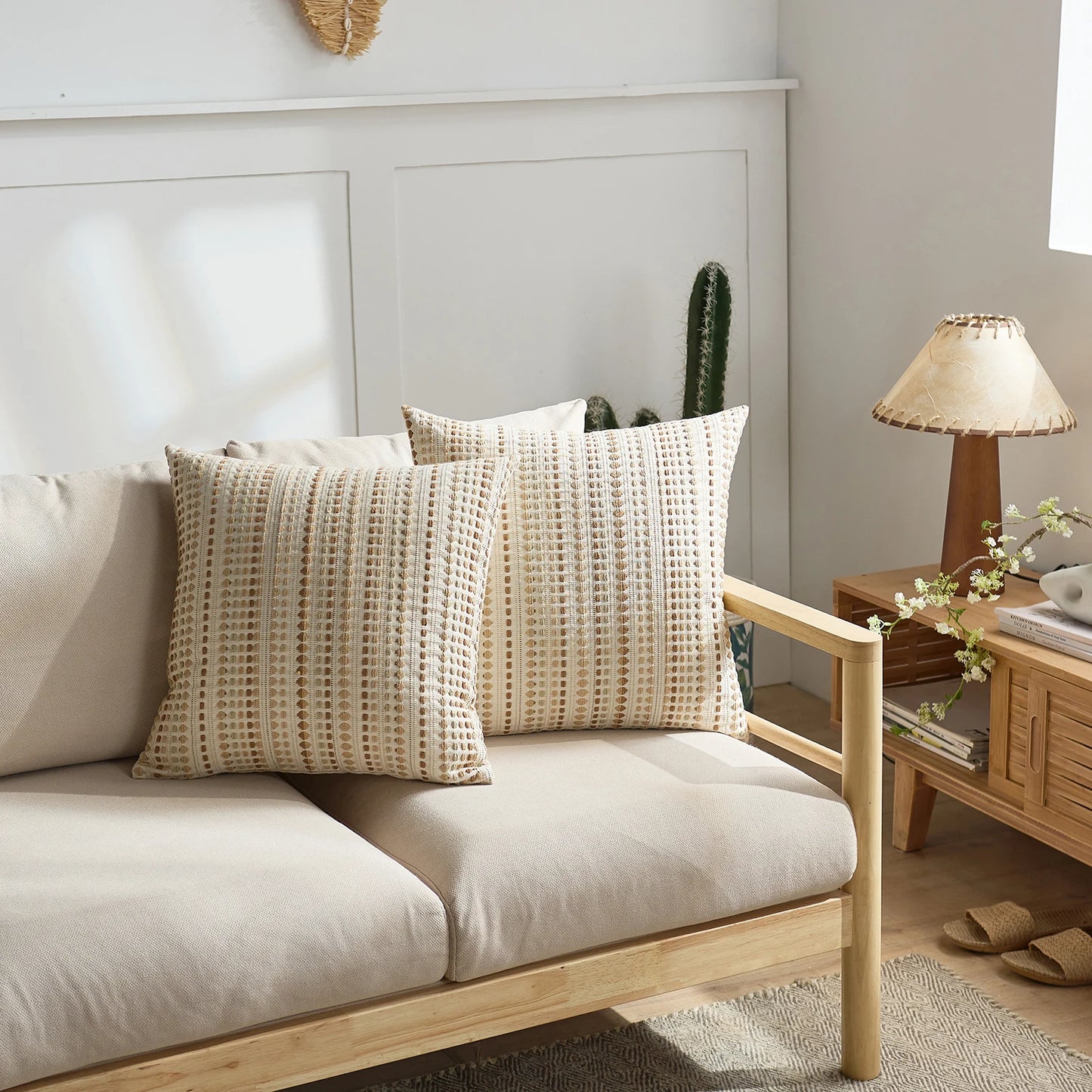 Modern Nordic style yarn-dyed polka dot pillow case