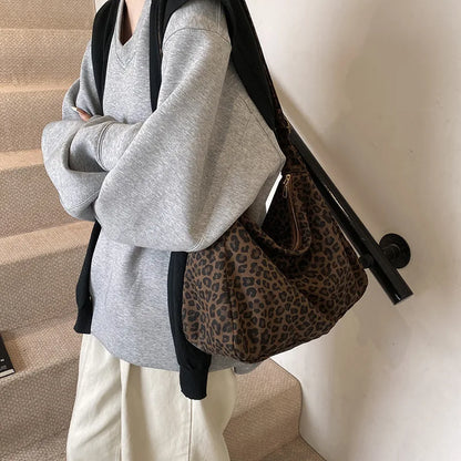 Casual Soft Textile Shoulder Bag Large Capacity Leopard Print Retro Crossbody Bag