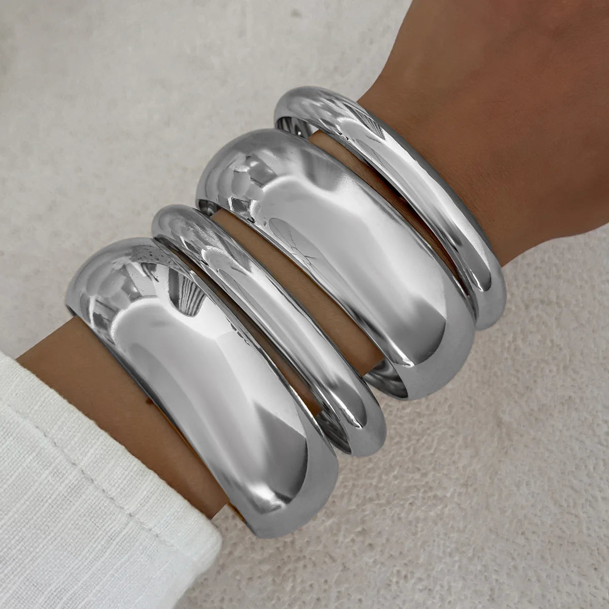 4Pcs Set Simple Punk Metal Round Bangles Set