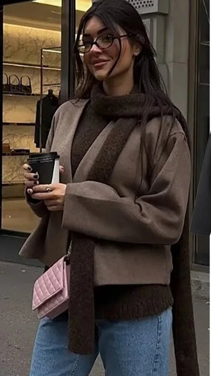 Chaqueta suave de manga larga con cuello en V y cinturón cruzado