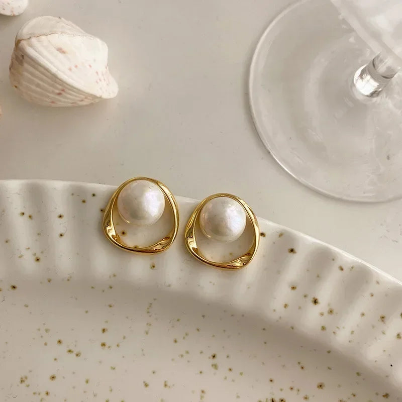 PearlGold Round Stud Earrings