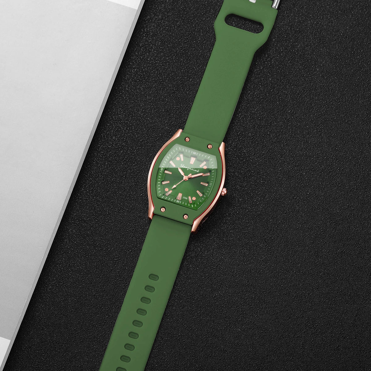 Silicone Strap Simple Dial Quartz Wristwatch