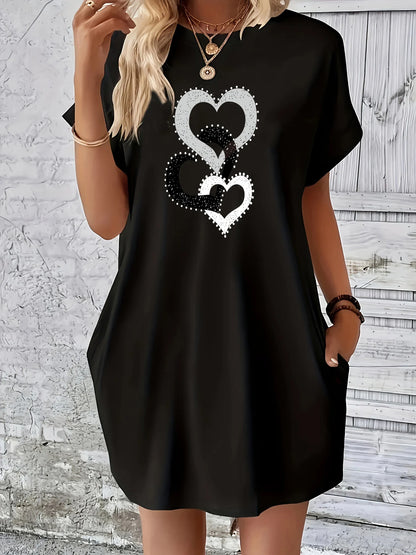 Loose plus size heart-shaped printed round neck short sleeved dress