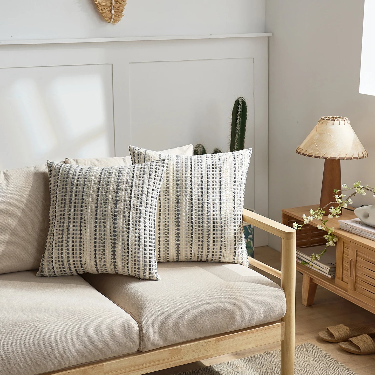 Modern Nordic style yarn-dyed polka dot pillow case