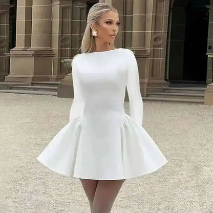 Vestido corto sexy sin espalda con cintura ajustable