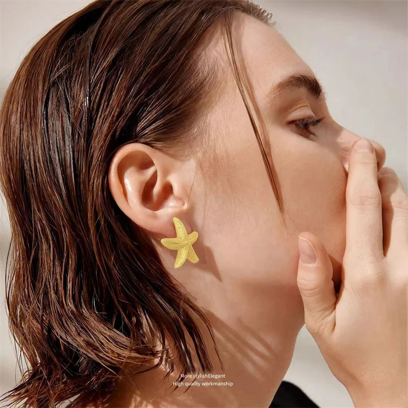 DANA Exaggeration Golden Starfish Earrings