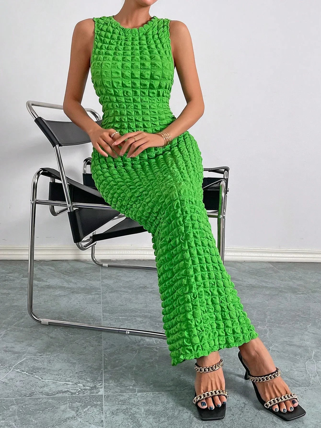 Elegant sleeveless long dress