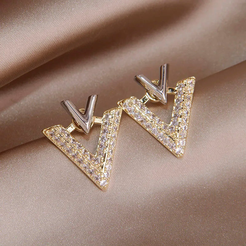 Sight Luxury Metal Letter V Stud Earrings
